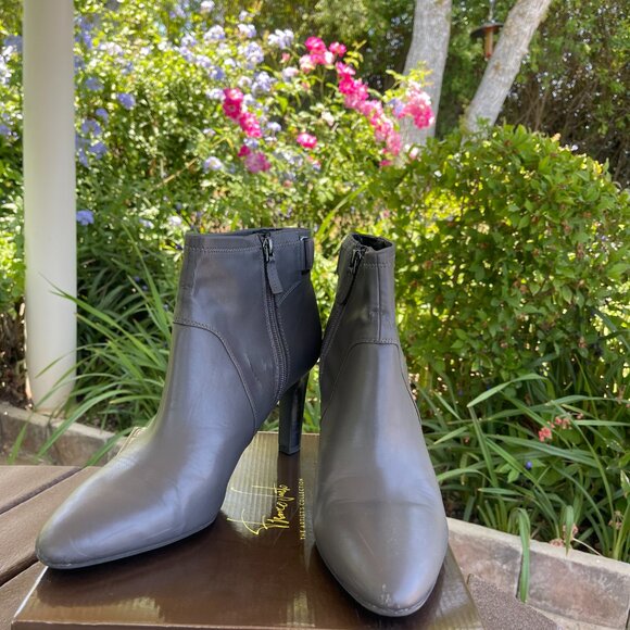 Franco Sarto: Serrano Grey Pointed Toe Bootie - Picture 4 of 4